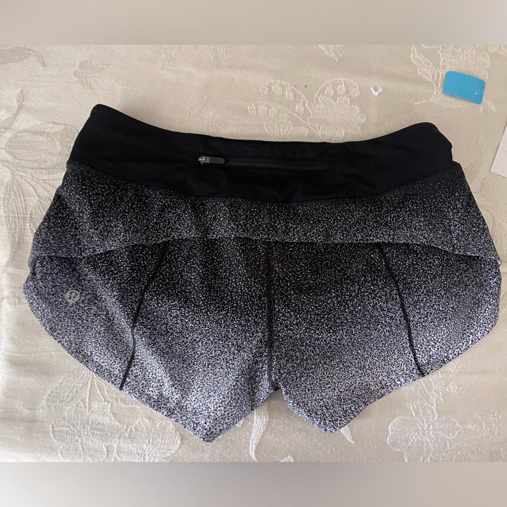Size 6 lululemon run speed up shorts